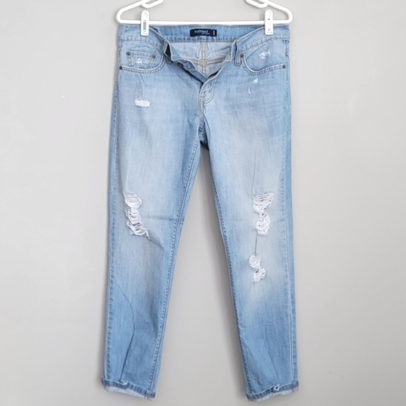 Levi's Denim - Levis Boyfriend Crop 513 Jeans.